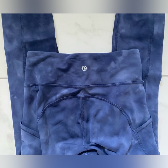 Lululemon - Invigorate 25” - size 4 - Picture 4 of 6